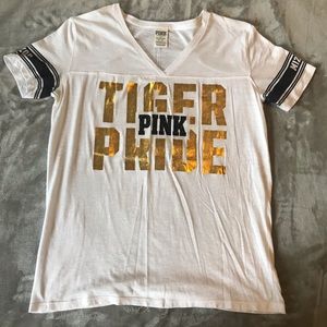 Victoria Secret-PINK MIZZOU v-neck